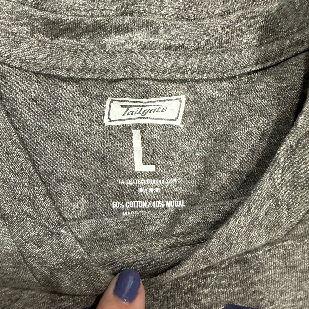 Red Sox tee from tailgate. American eagle 🦅 - Picture 2 of 2